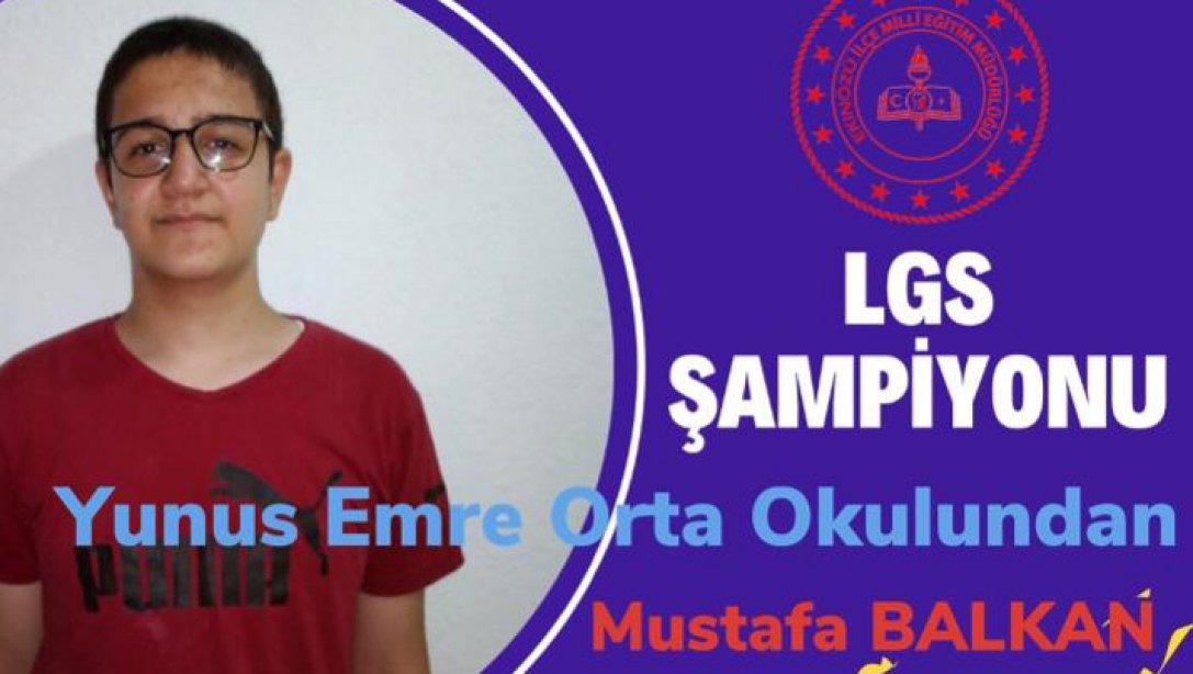 Yunus Emre Orta Okulu Öğrencimiz Mustafa BALKAN LGS'de İlçe Birincisi ve İl Dokuzuncusu oldu.